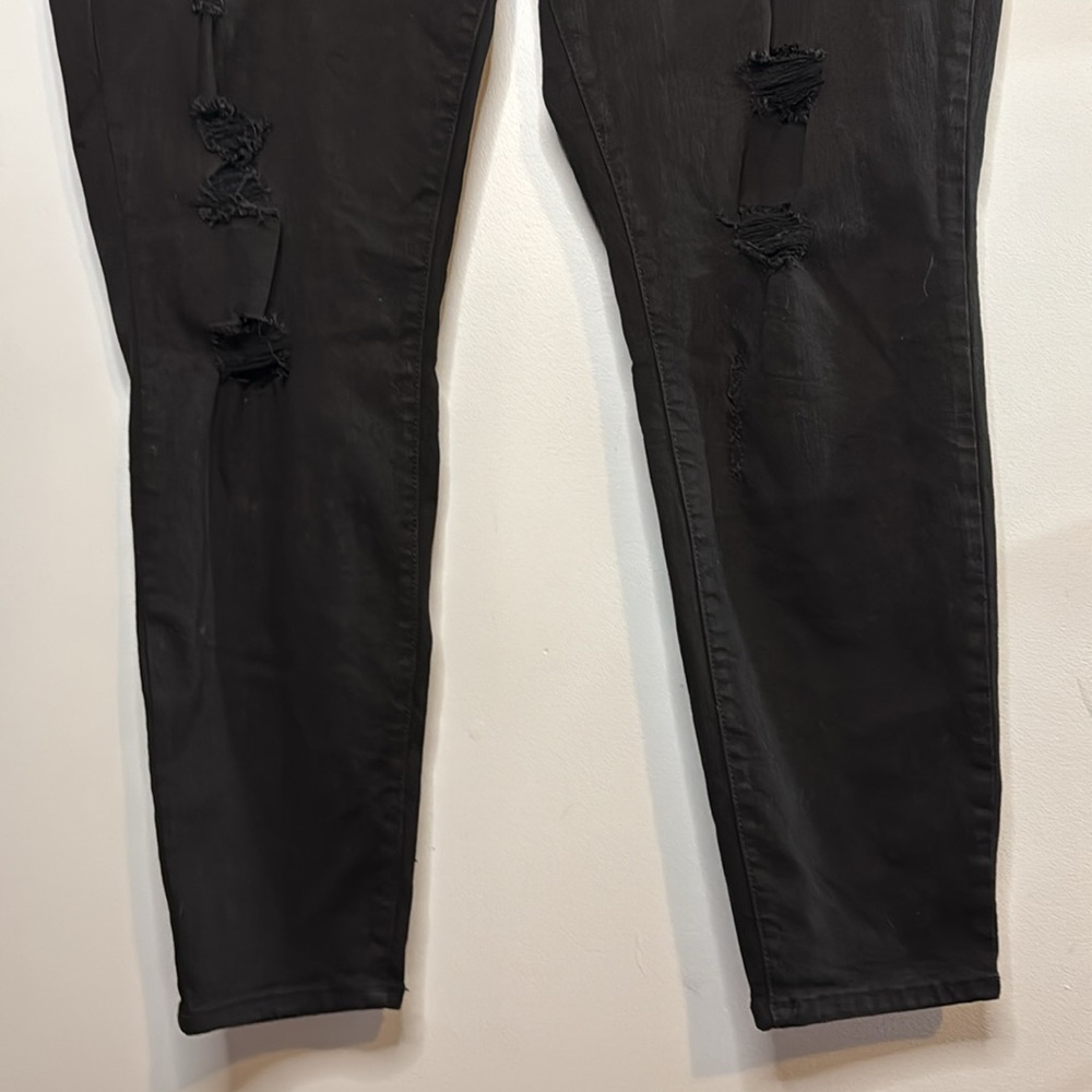 Torrid Jeans Black Skinny High Rise Distressed Stretch in Size 20 NWT - Picture 3 of 16